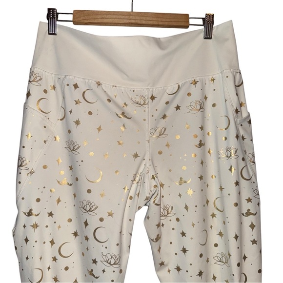 DISNEY Aladdin Jasmine Stirrup Leggings Cream and Gold Size Extra Large - Picture 10 of 16